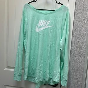 Mint green Nike tee